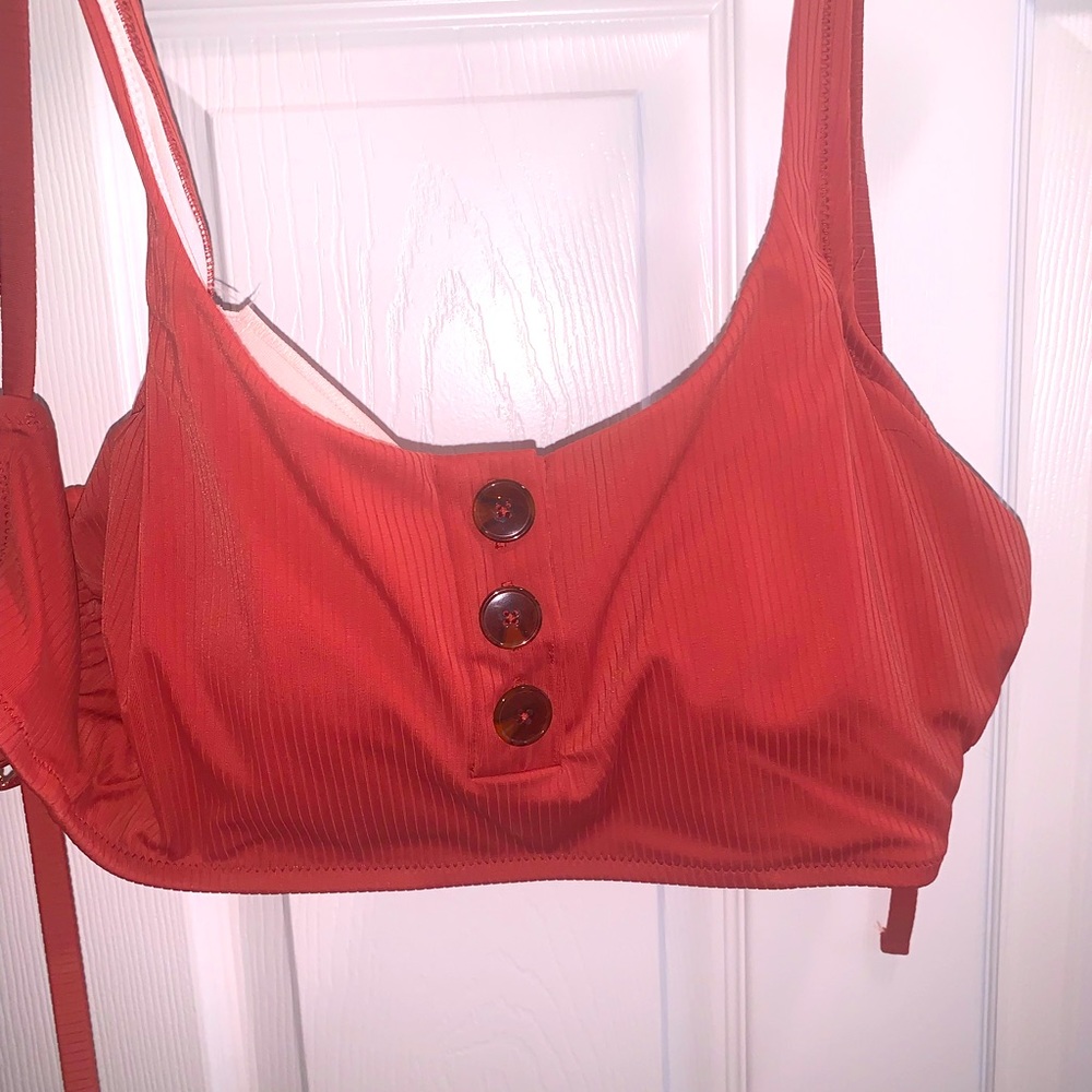 DD bikini top